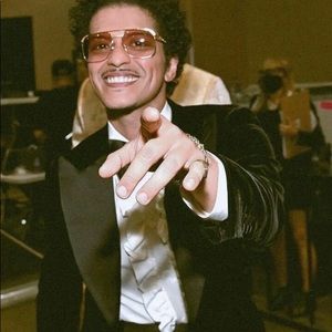 Meet your Posher, Benicia